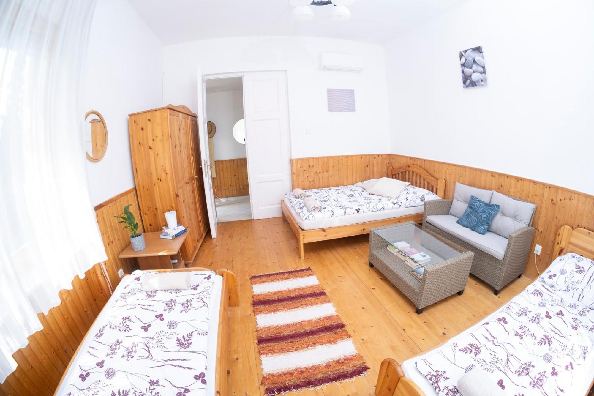 Vicze Apartmanhaz Siofok Oda fotoğraf
